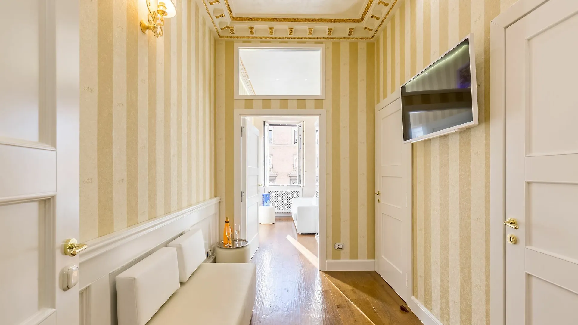 *** Hotel B&B Luxury Piazza Venezia Rome Italy